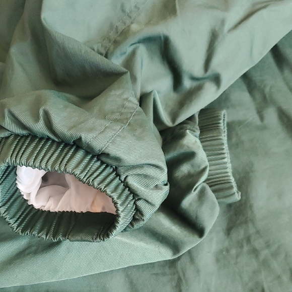 Packers Green and Yellow Windbreaker Jacket - Picture 12 of 12